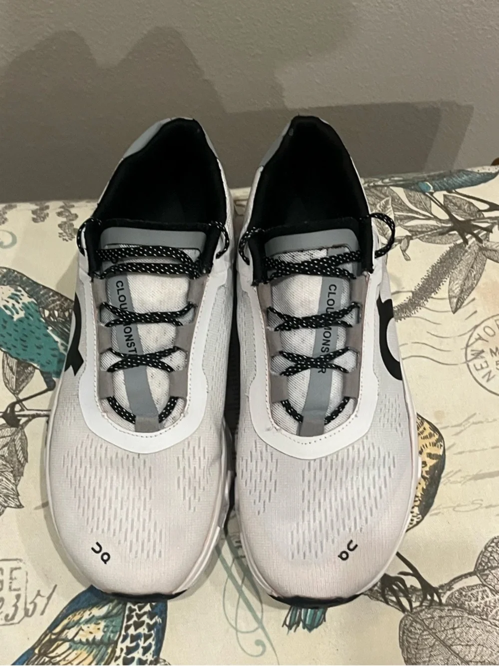 Men’s On Cloudmonster white size 8 (41) - Picture 3 of 10